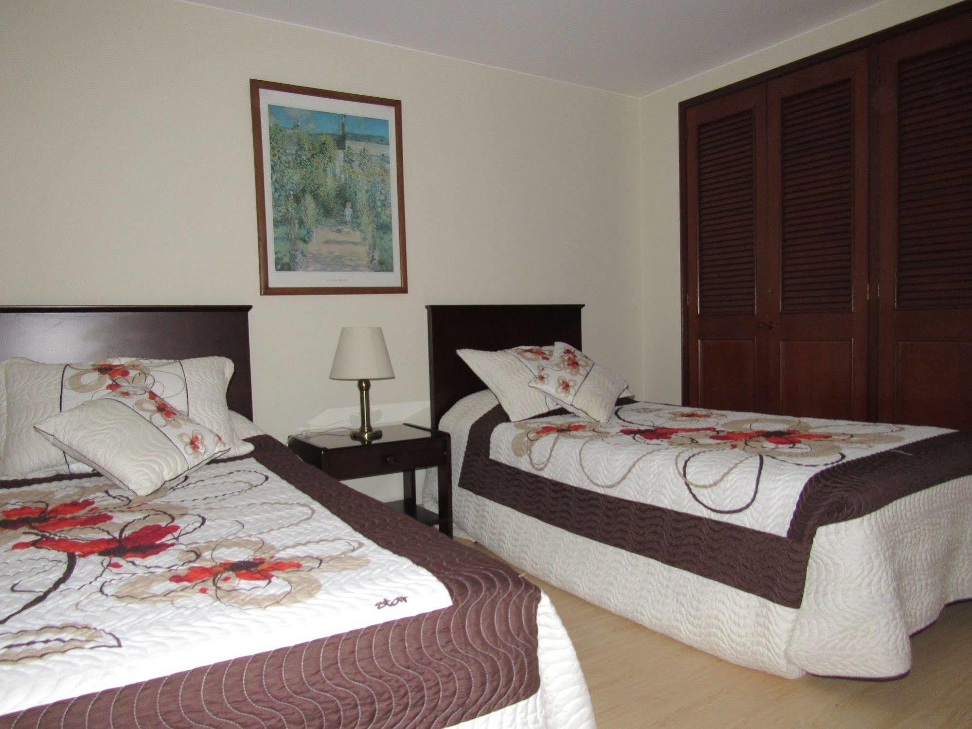 Apartamentos Santa Maria Bogota Bagian luar foto